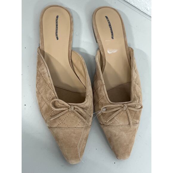 Ann Taylor Size 8.5M Beige Quilted Suede Slip On Flat Pointed Toe Mule Slides - Picture 4 of 8